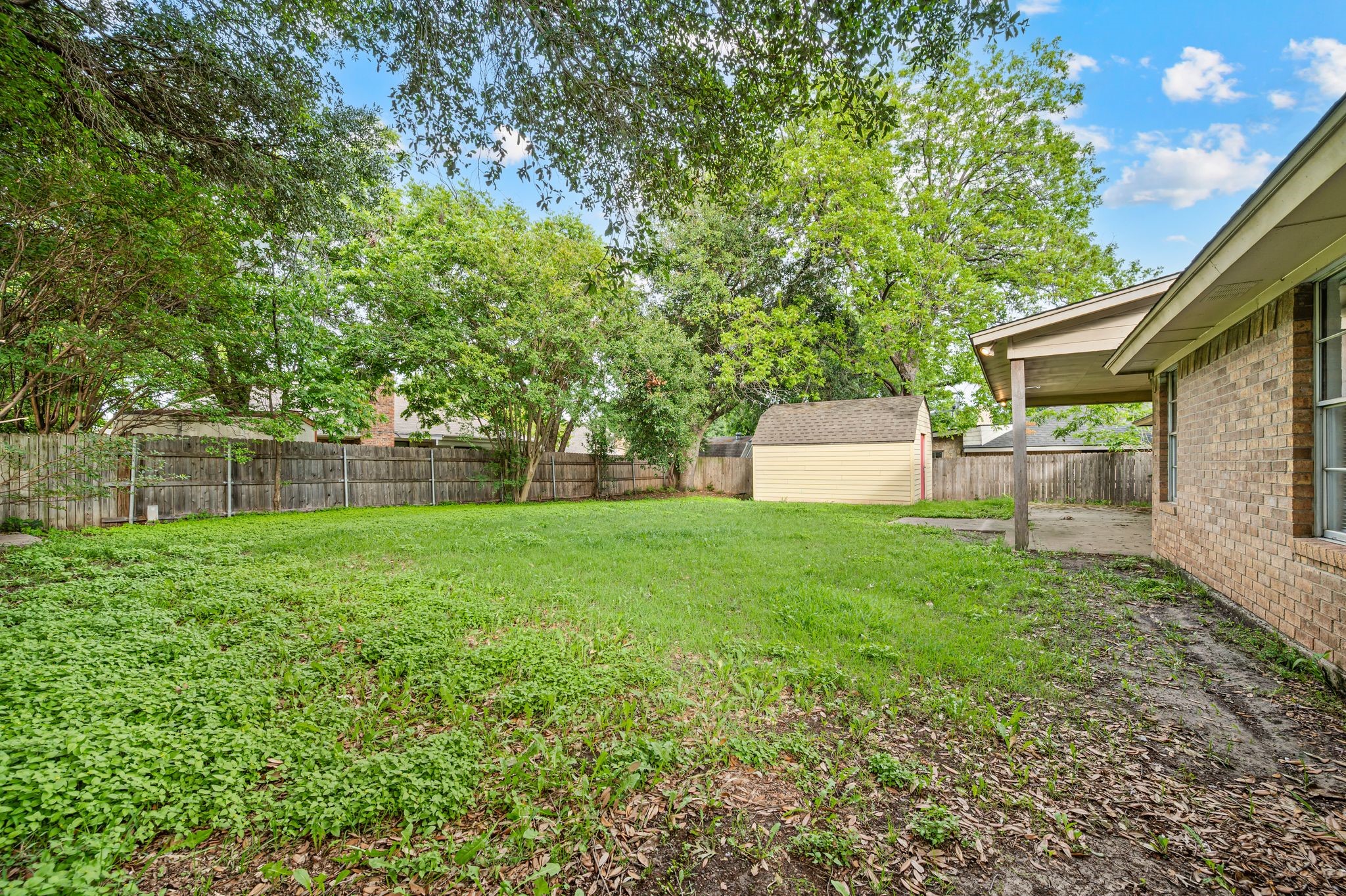 204 Overcrest Drive Benbrook TX 76126