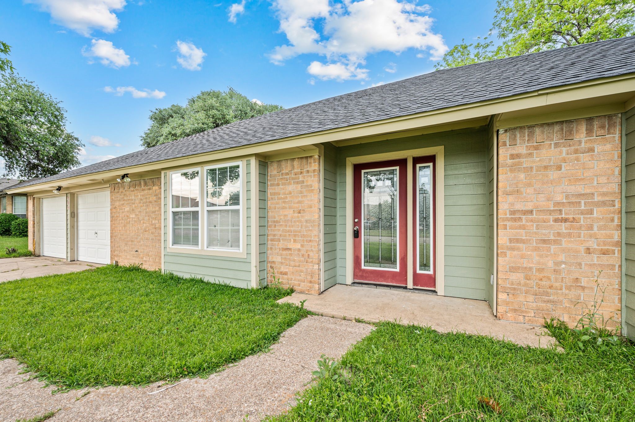 204 Overcrest Drive Benbrook TX 76126