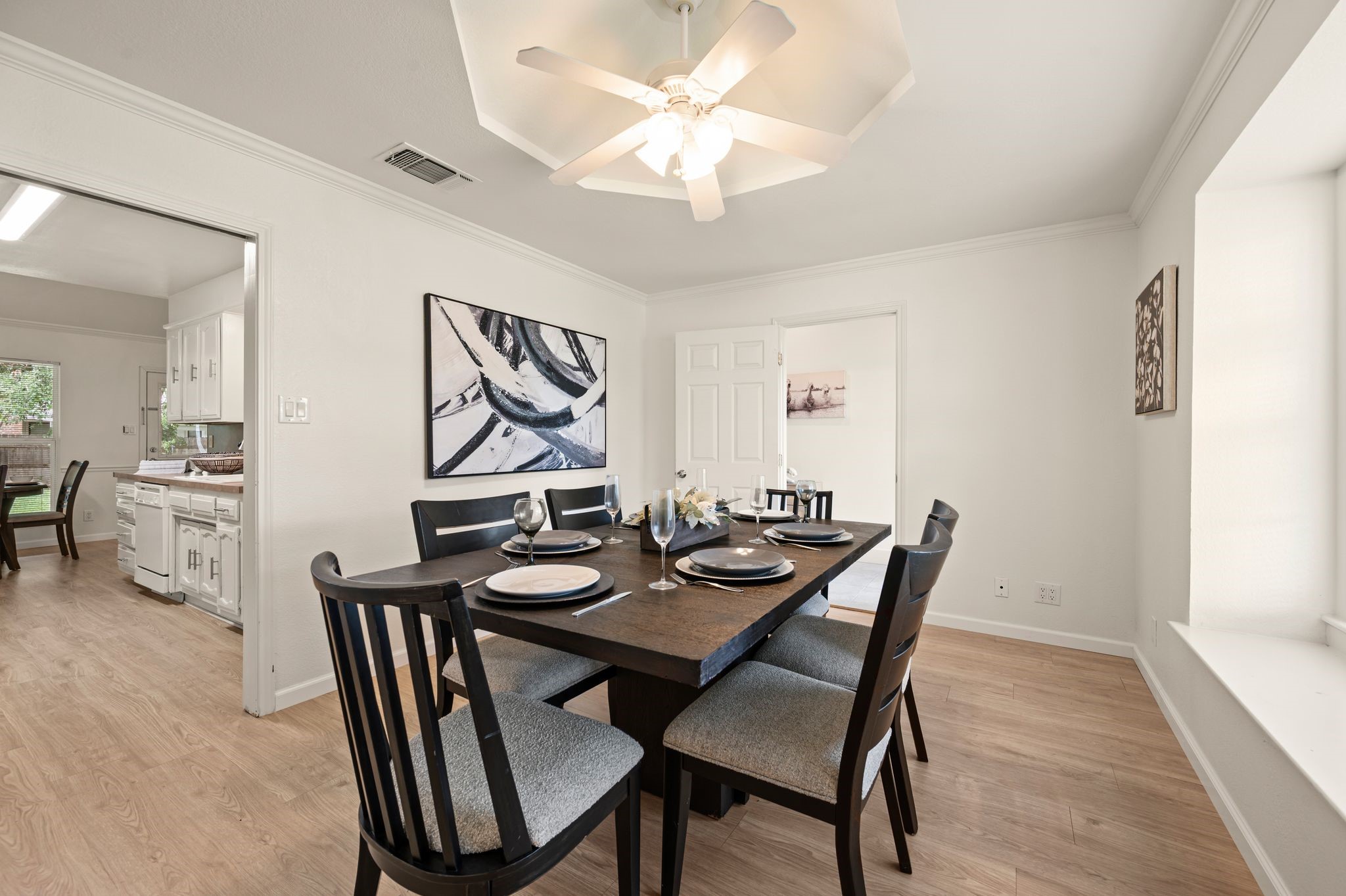204 Overcrest Drive Benbrook TX 76126