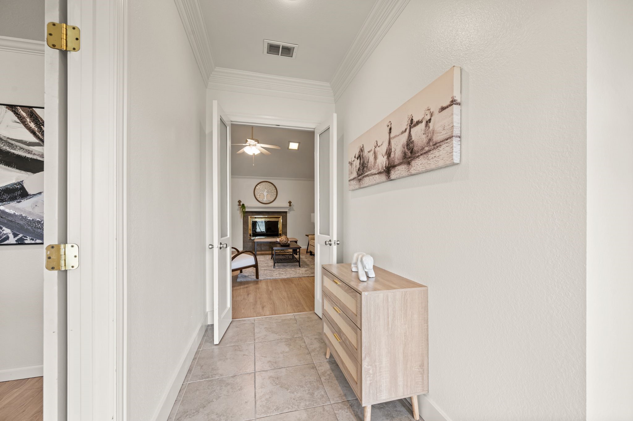 204 Overcrest Drive Benbrook TX 76126