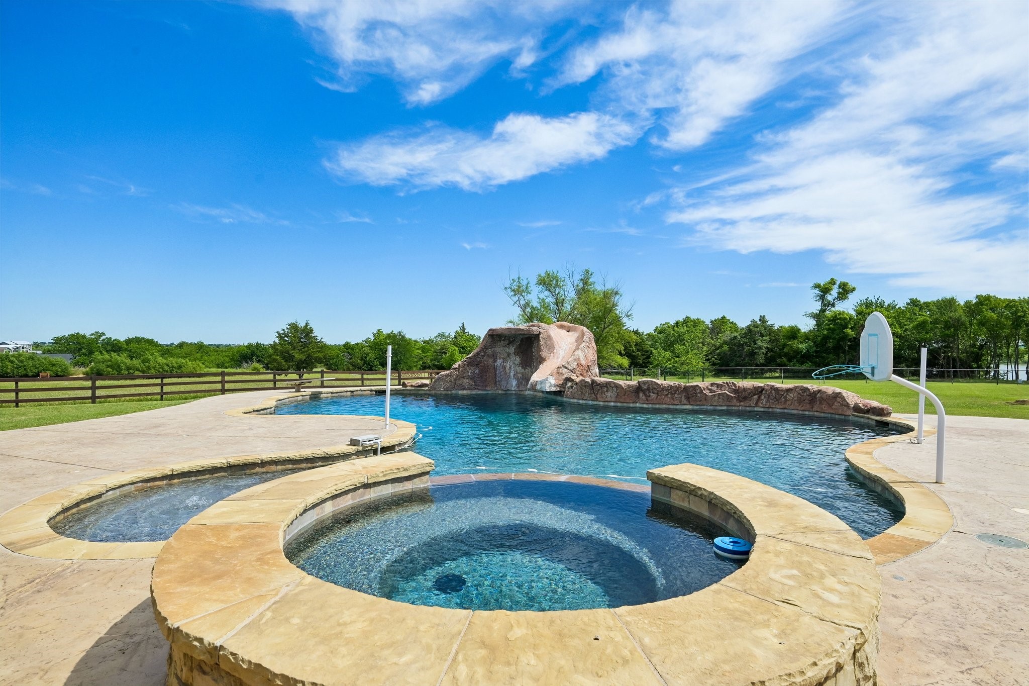 2085 Switzer Road Sanger TX 76266