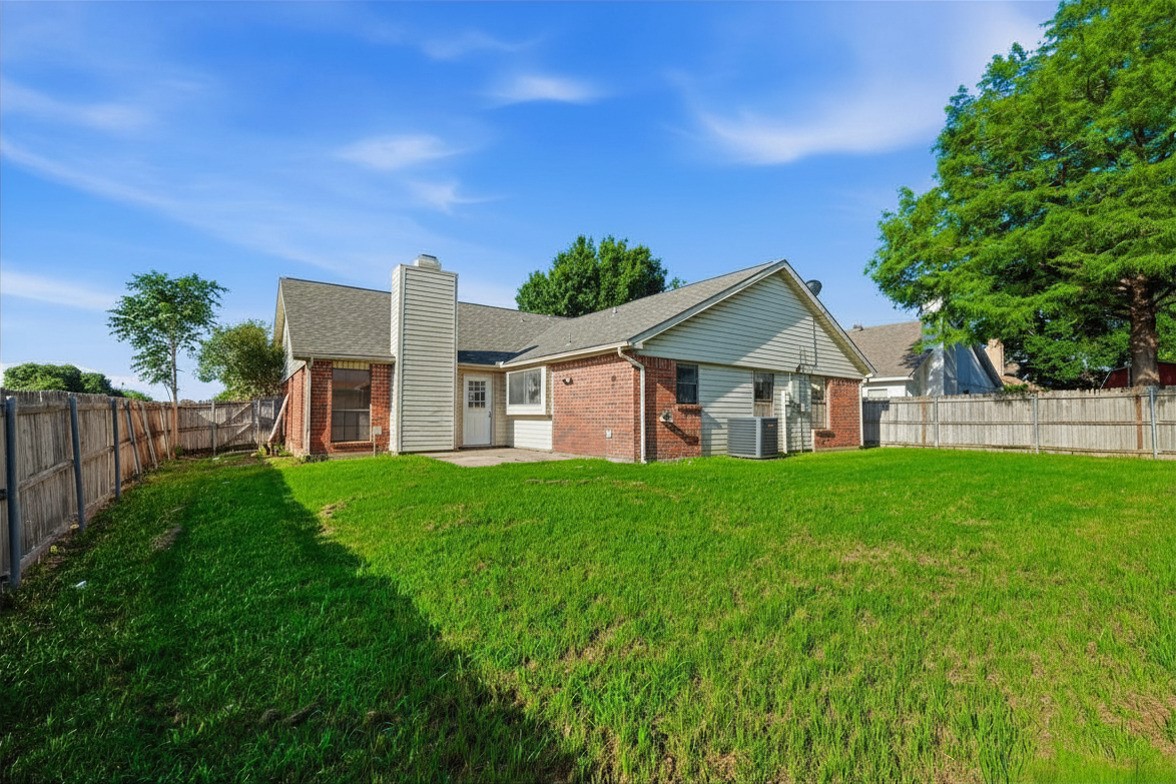 2500 Galemeadow Drive Fort Worth TX 76123