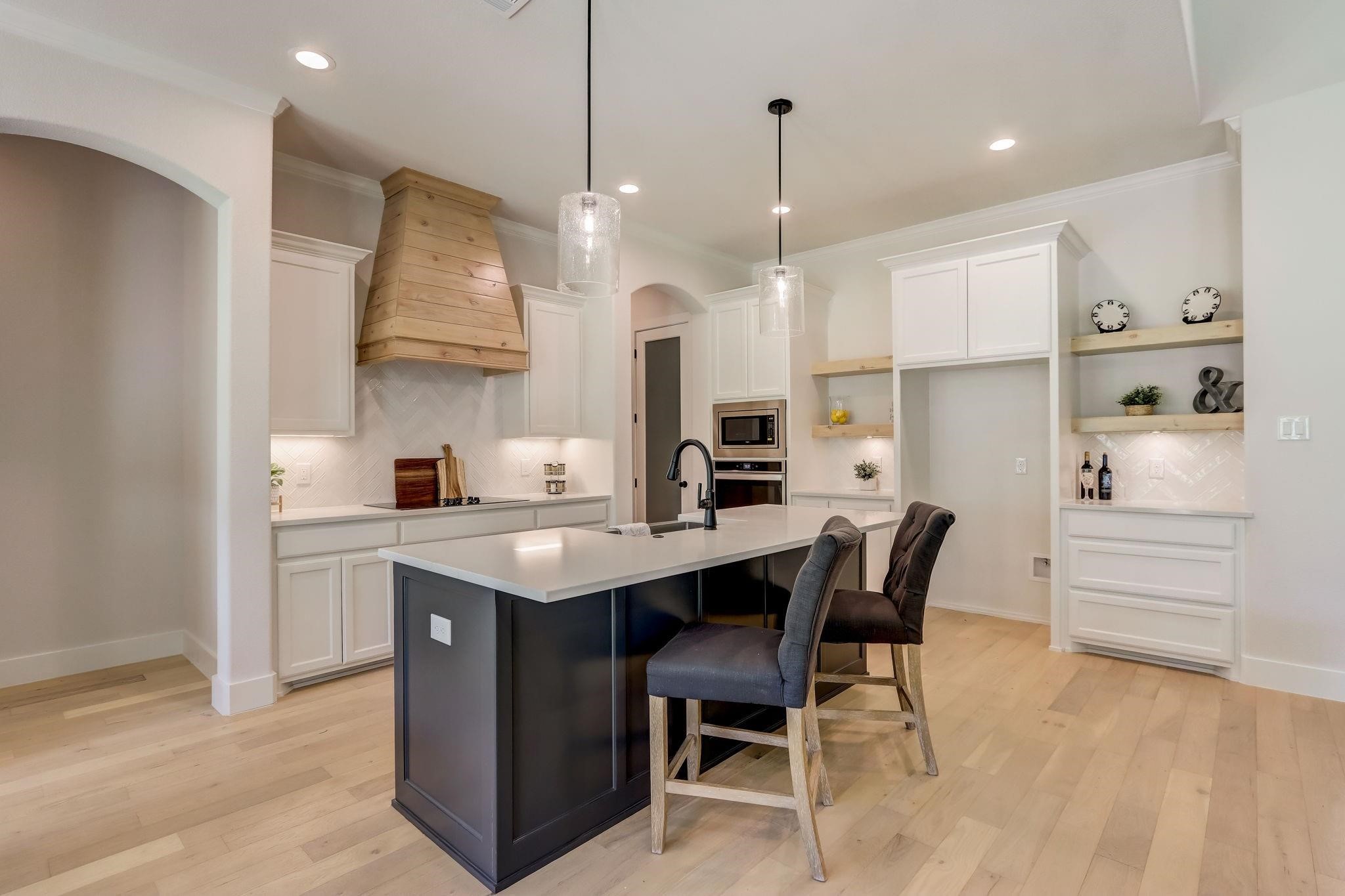 1007 Meadow Wood Terrace Azle TX 76020