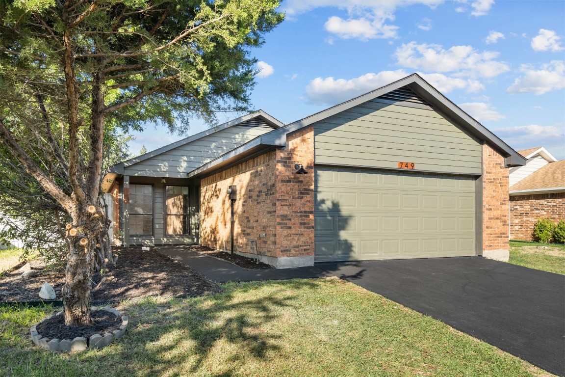 749 Meadowcreek Court Garland TX 75043