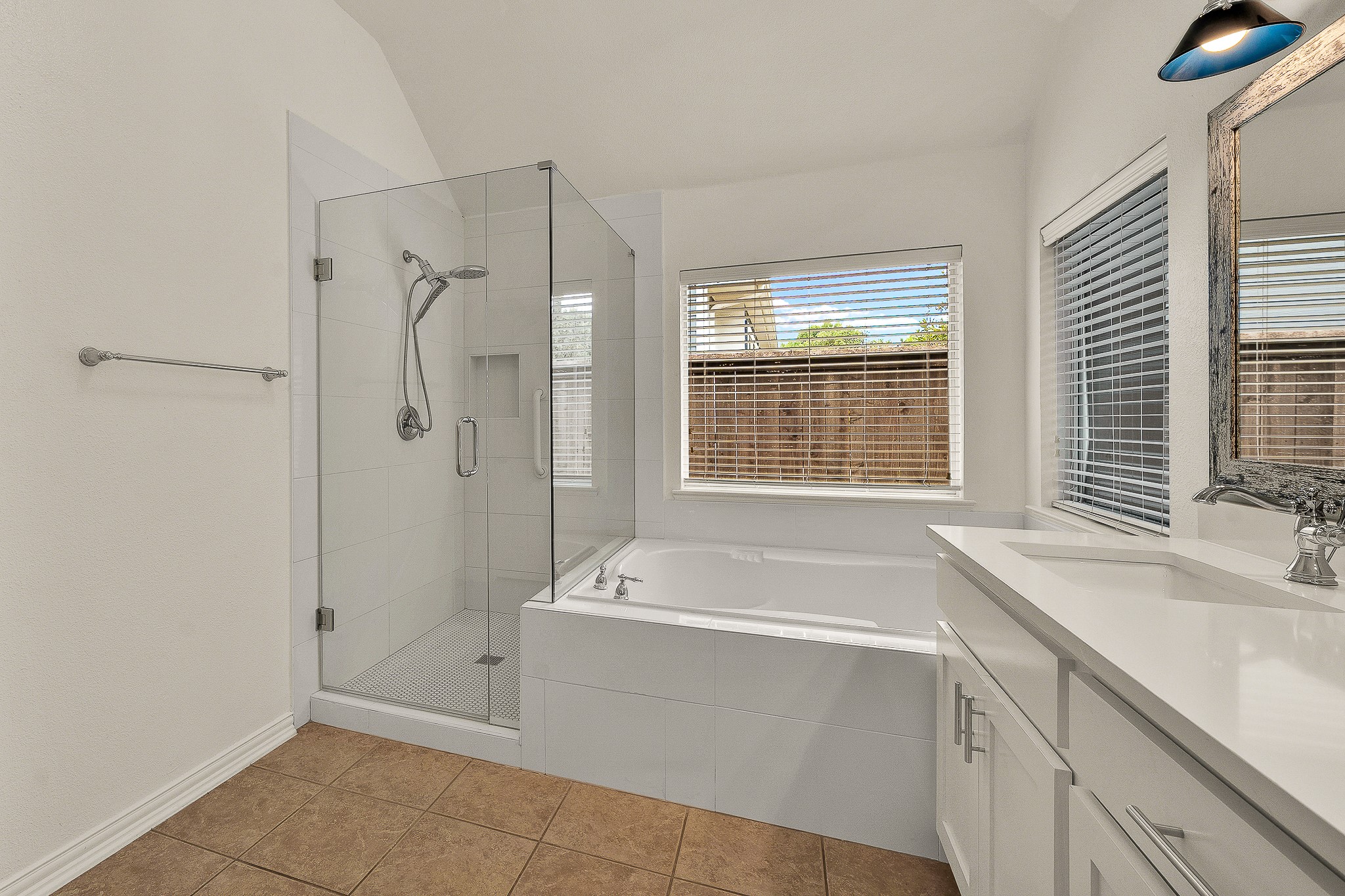 913 Honeysuckle Grapevine TX 76051