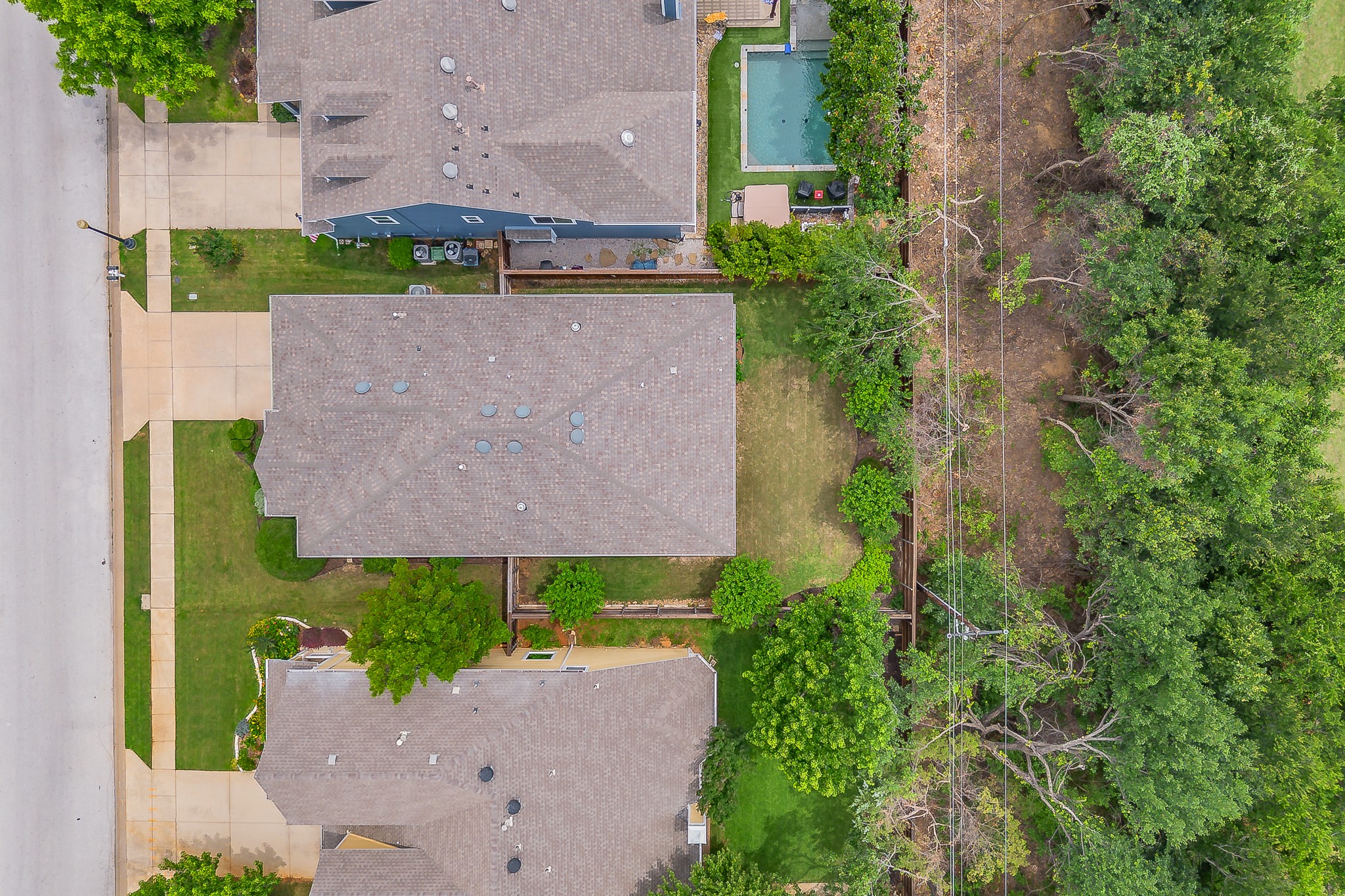 913 Honeysuckle Grapevine TX 76051