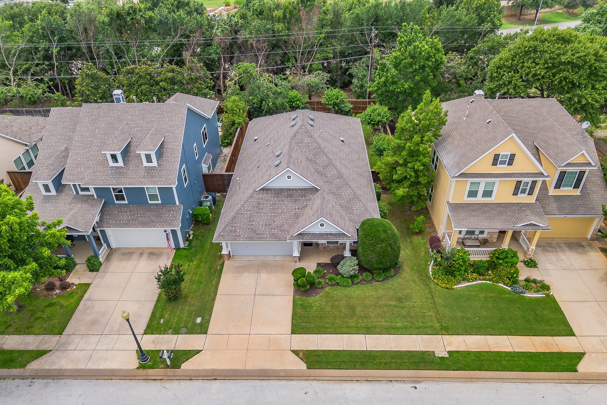 913 Honeysuckle Grapevine TX 76051