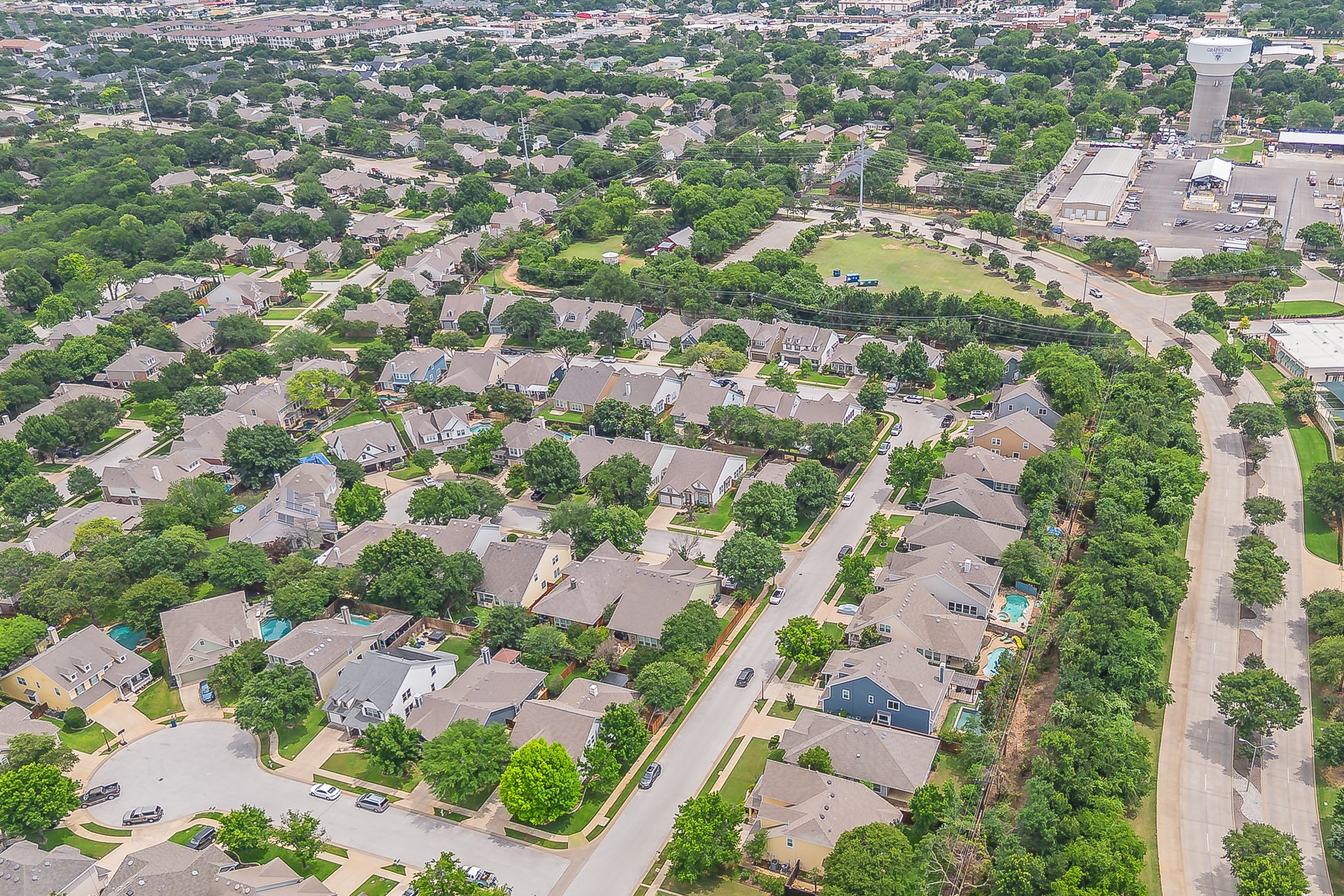 913 Honeysuckle Grapevine TX 76051