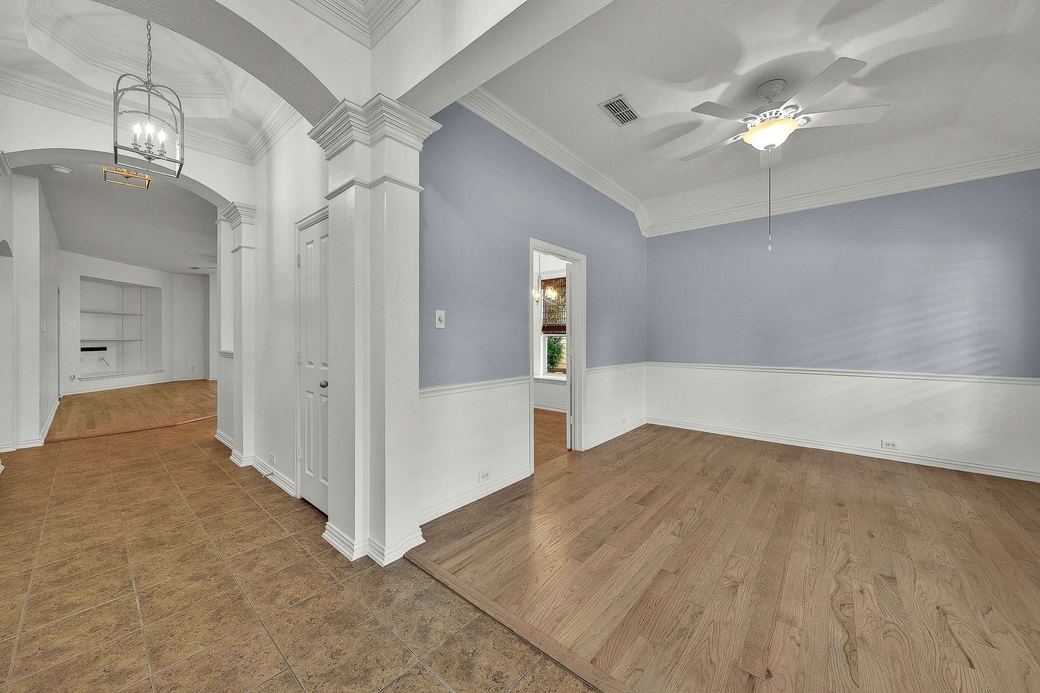 913 Honeysuckle Grapevine TX 76051