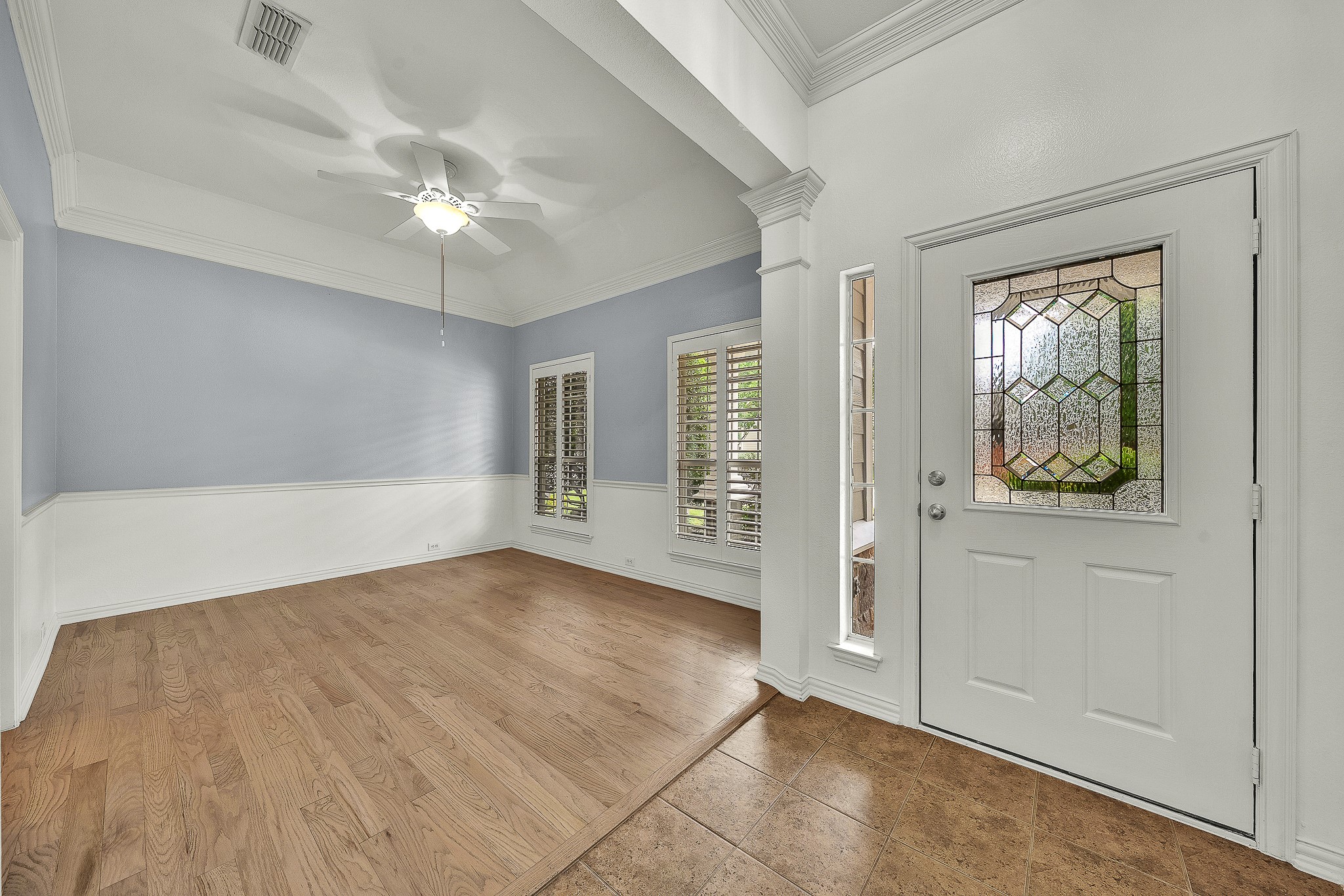 913 Honeysuckle Grapevine TX 76051
