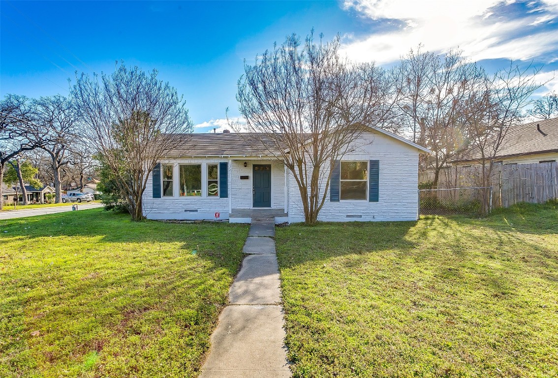 1022 Churchill Road Fort Worth TX 76114