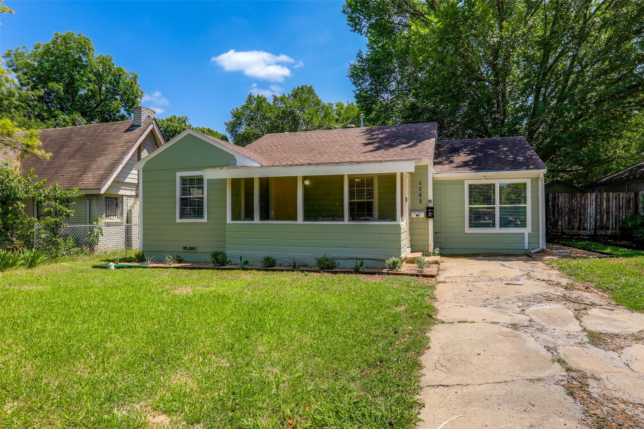 2434 Sharon Street Dallas TX 75211