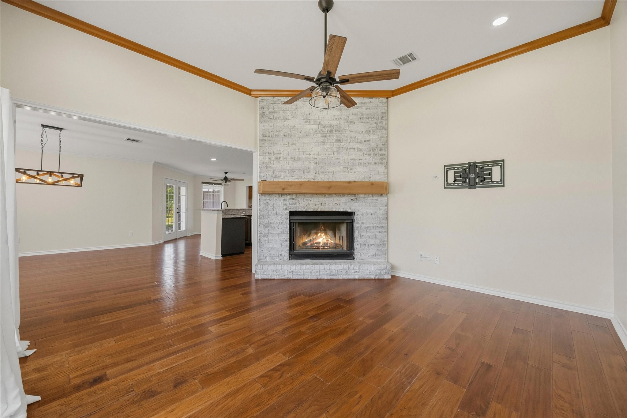 311 Creekview Circle Crandall TX 75114