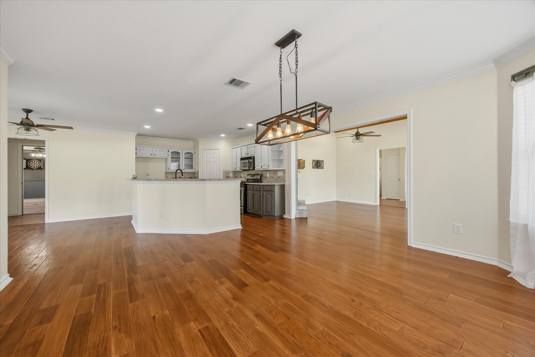 311 Creekview Circle Crandall TX 75114