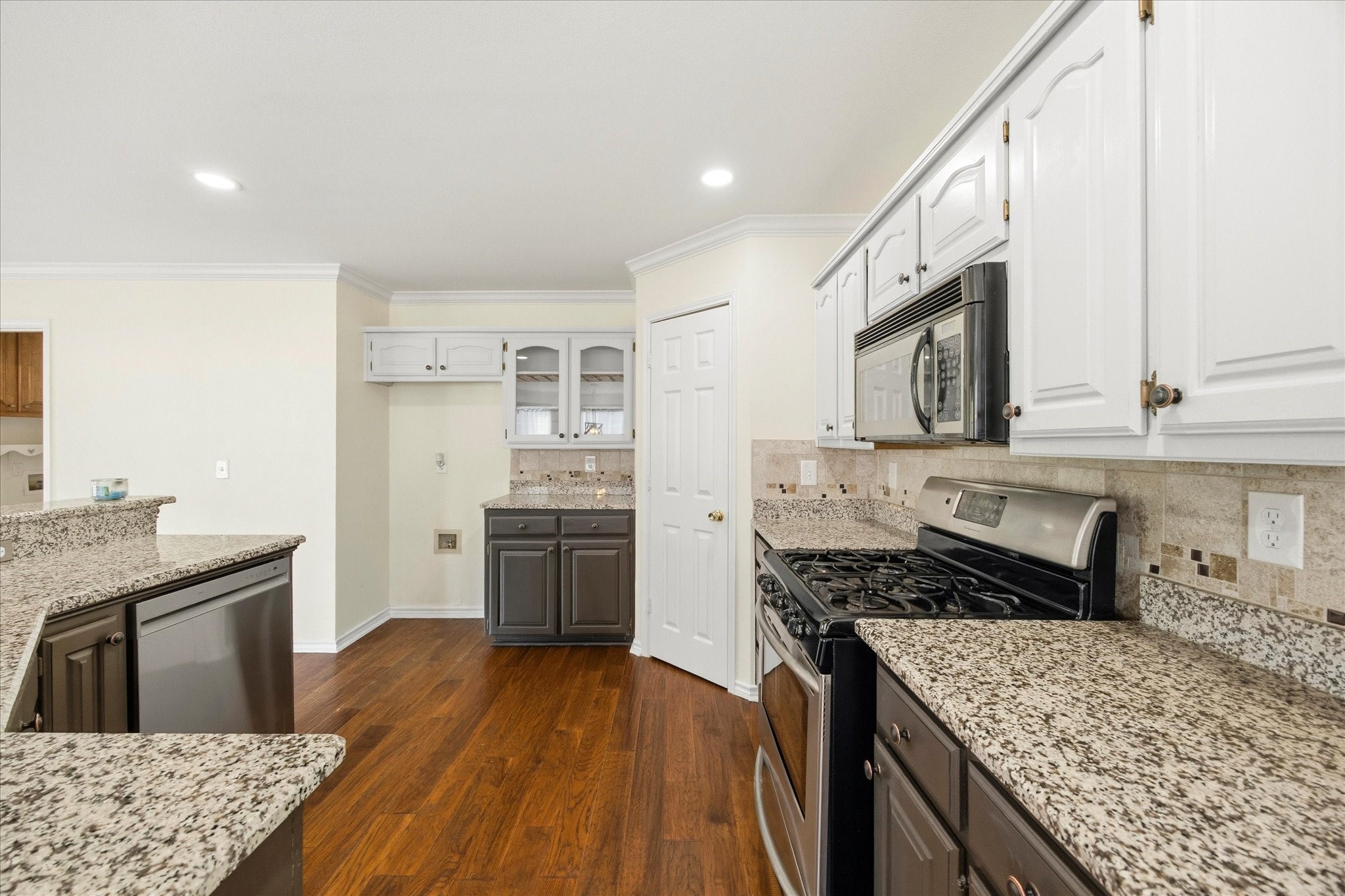 311 Creekview Circle Crandall TX 75114