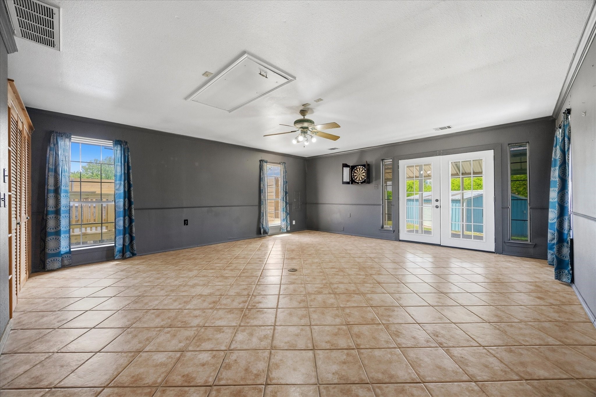 311 Creekview Circle Crandall TX 75114