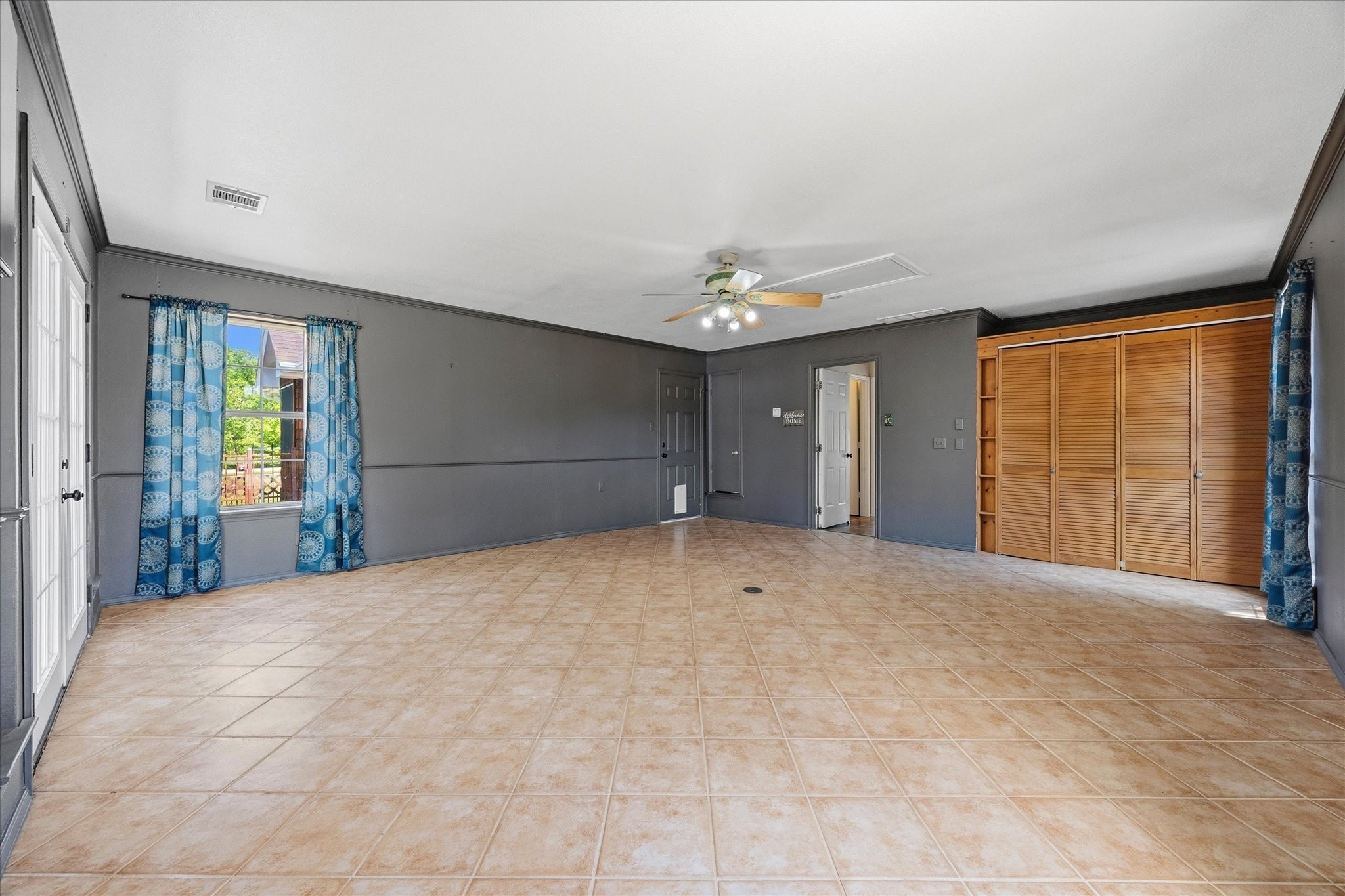 311 Creekview Circle Crandall TX 75114