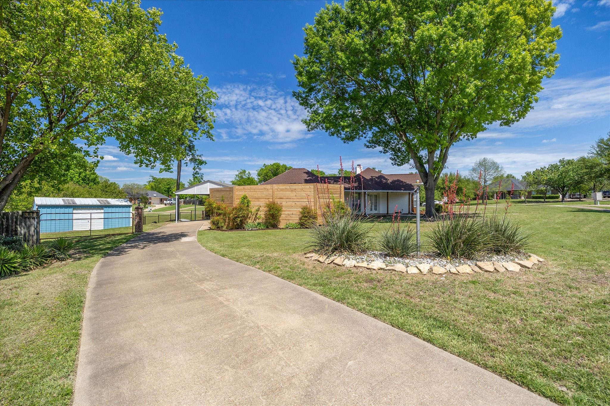 311 Creekview Circle Crandall TX 75114