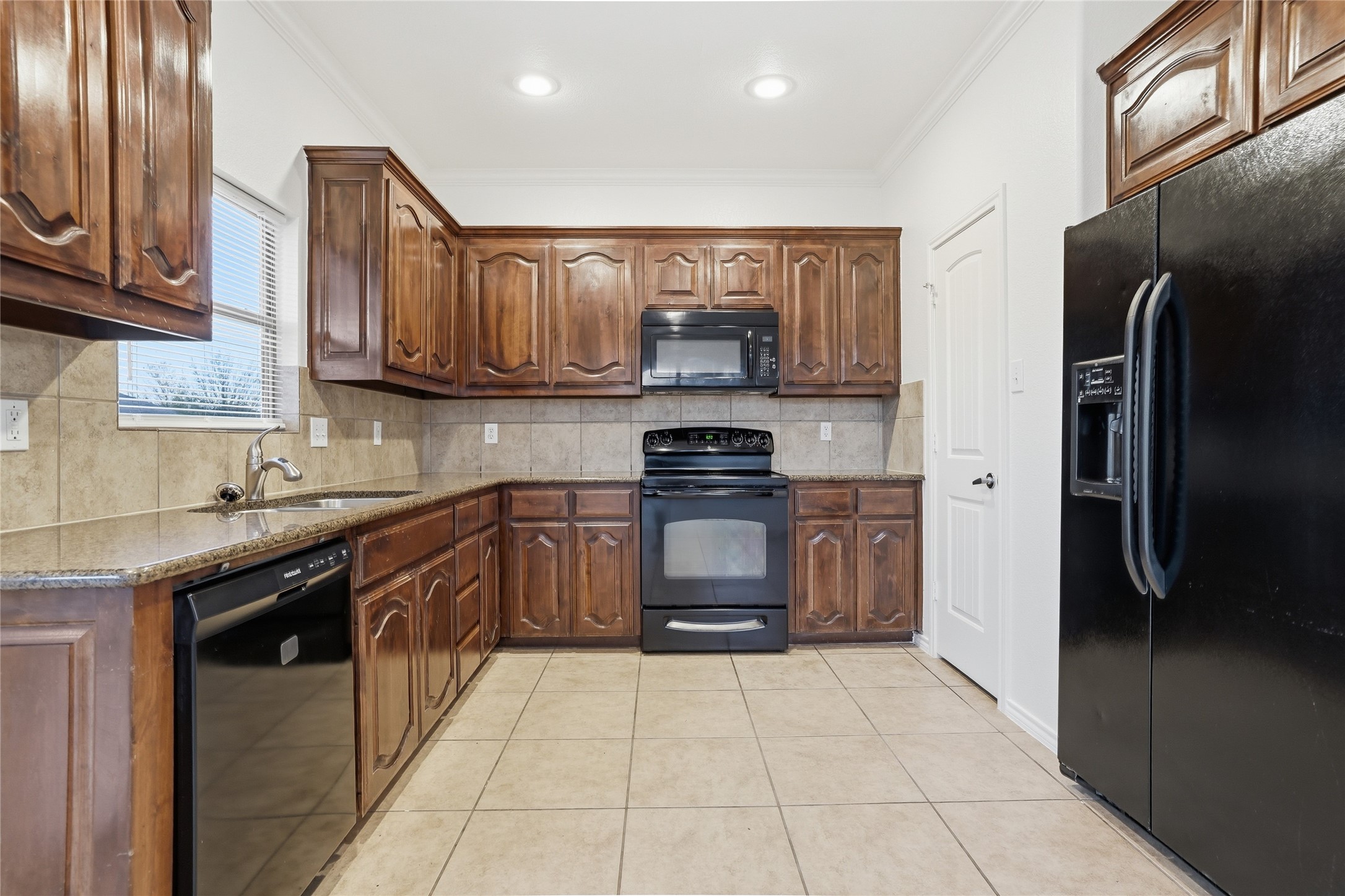 713 San Felipe Trail Fort Worth TX 76052