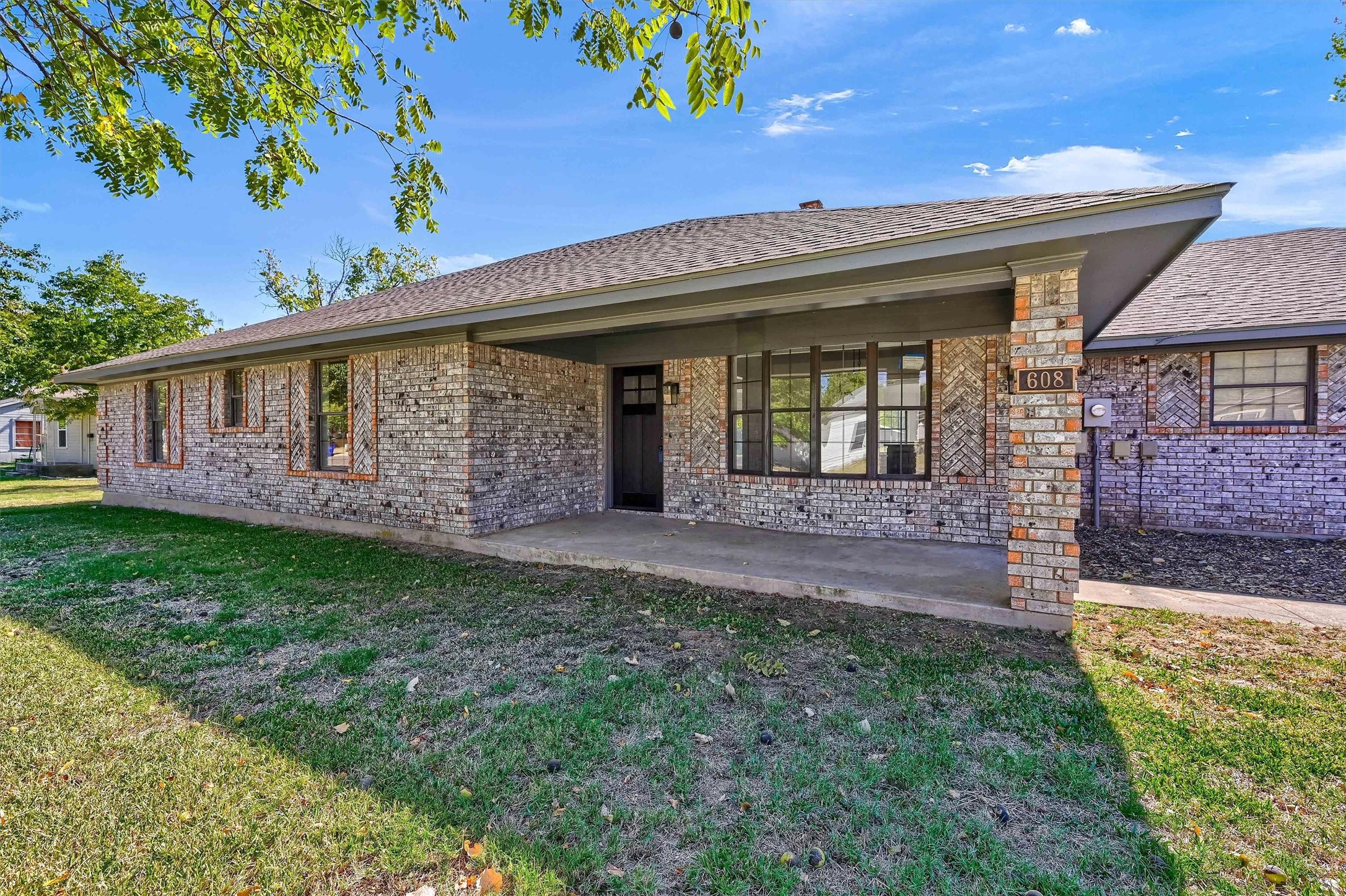 608 North Avenue Whitesboro TX 76273