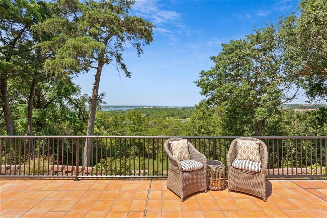 8257 Forest Ridge Drive Woodway TX 76712