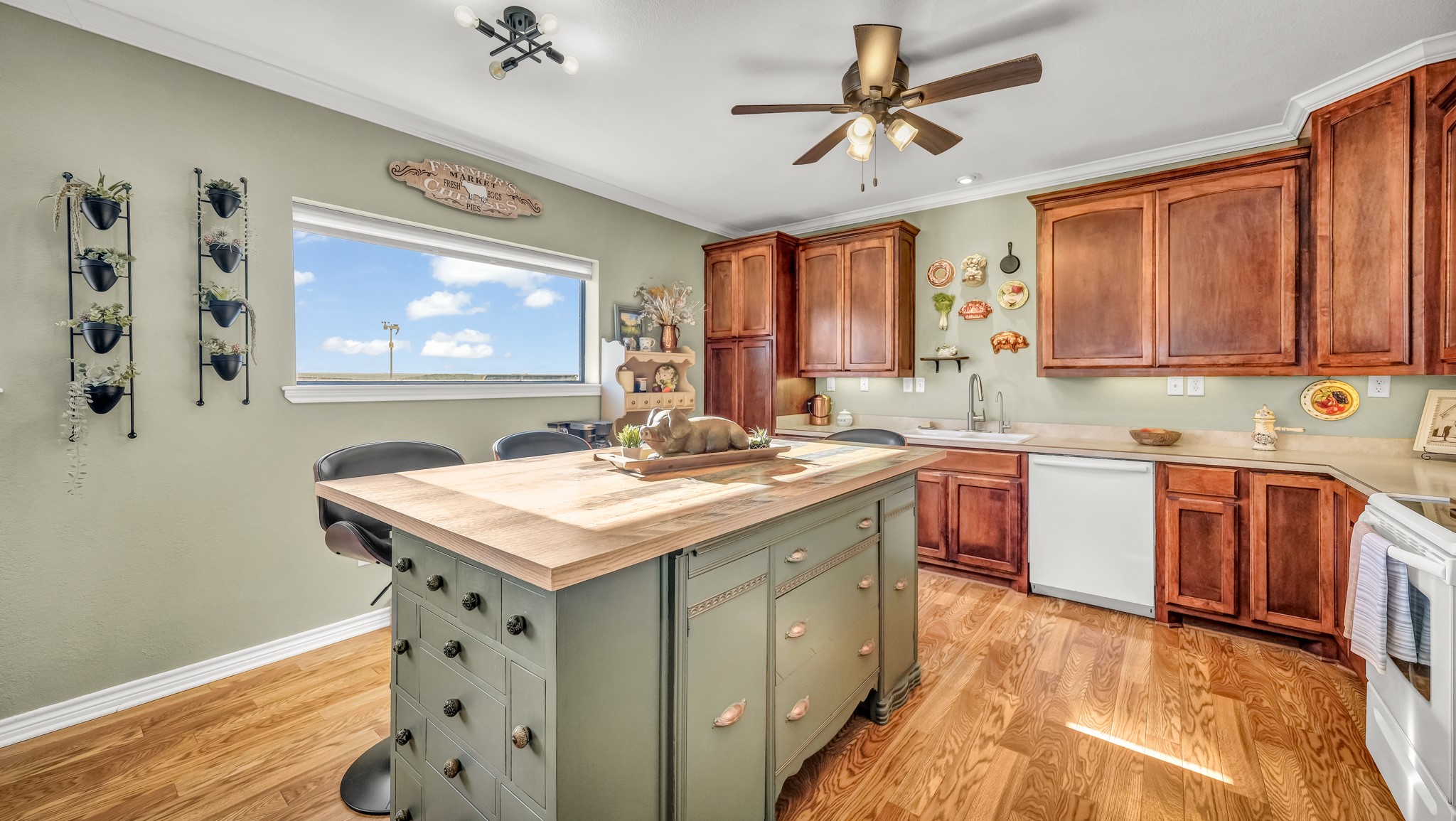 9699 Fm 2481 Bluff Dale TX 76433