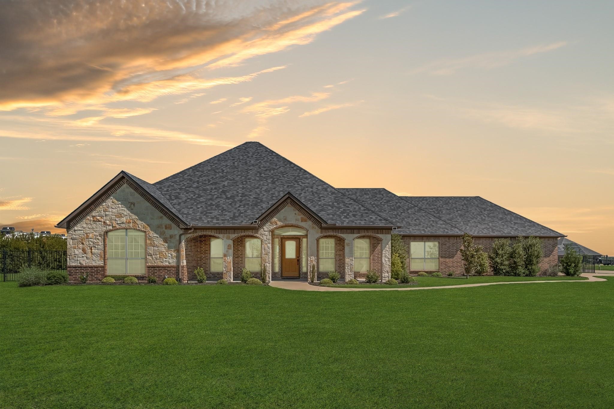 2921 Alamosa Drive Terrell TX 75160