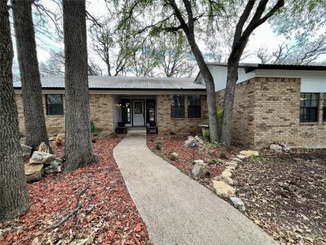 410 Navajo Trail Hamilton TX 76531