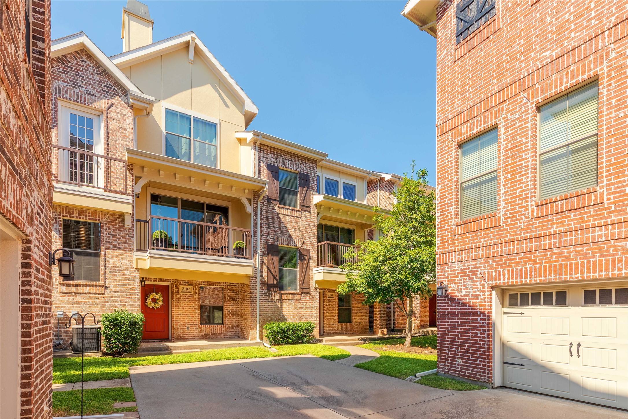 2104 Azure Pointe Richardson TX 75080