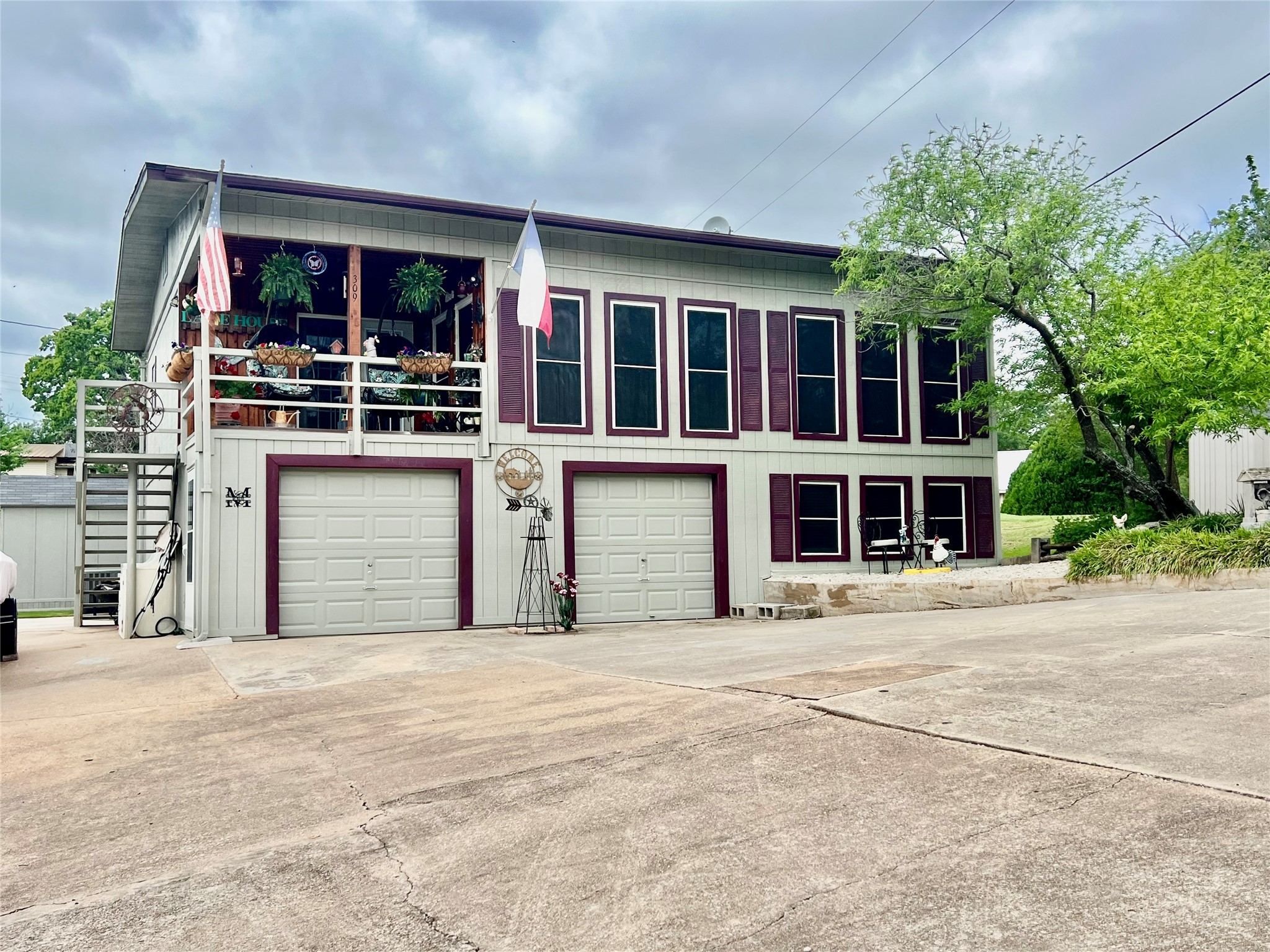 309 Broken Arrow Comanche TX 76442