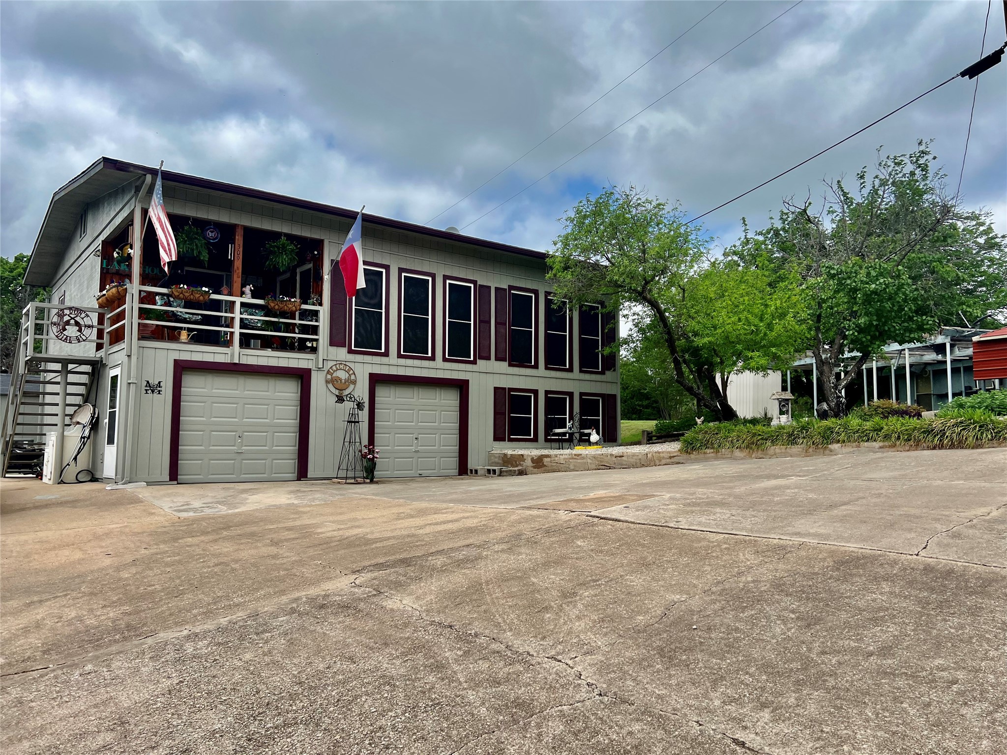 309 Broken Arrow Comanche TX 76442