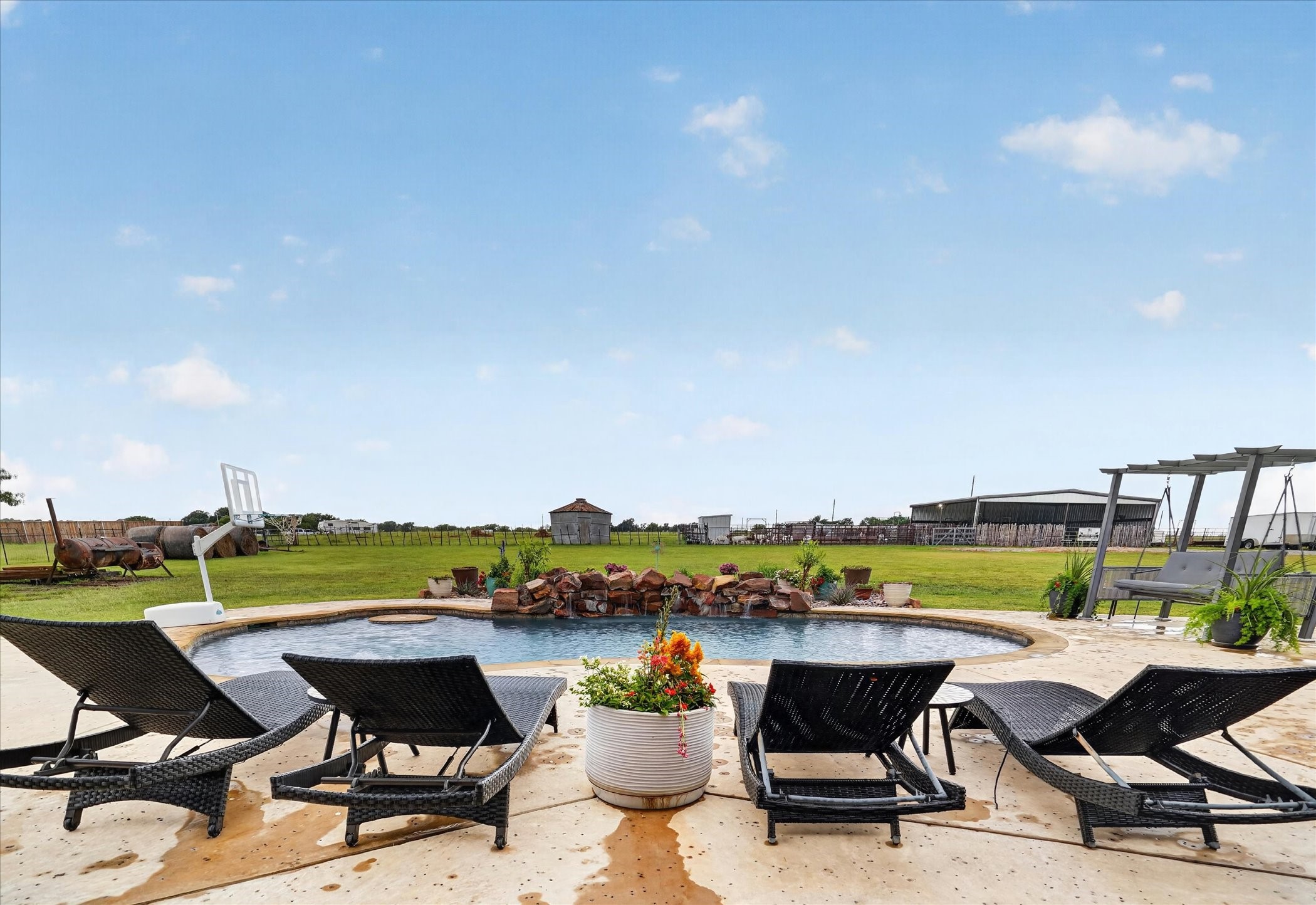 19001 N County Line Road Ponder TX 76259