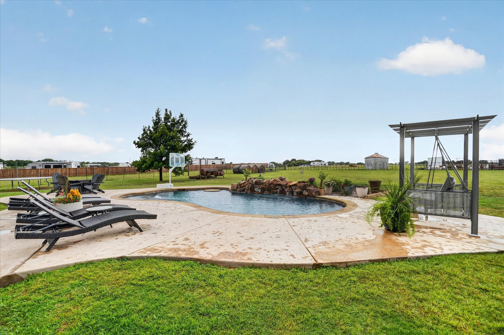 19001 N County Line Road Ponder TX 76259