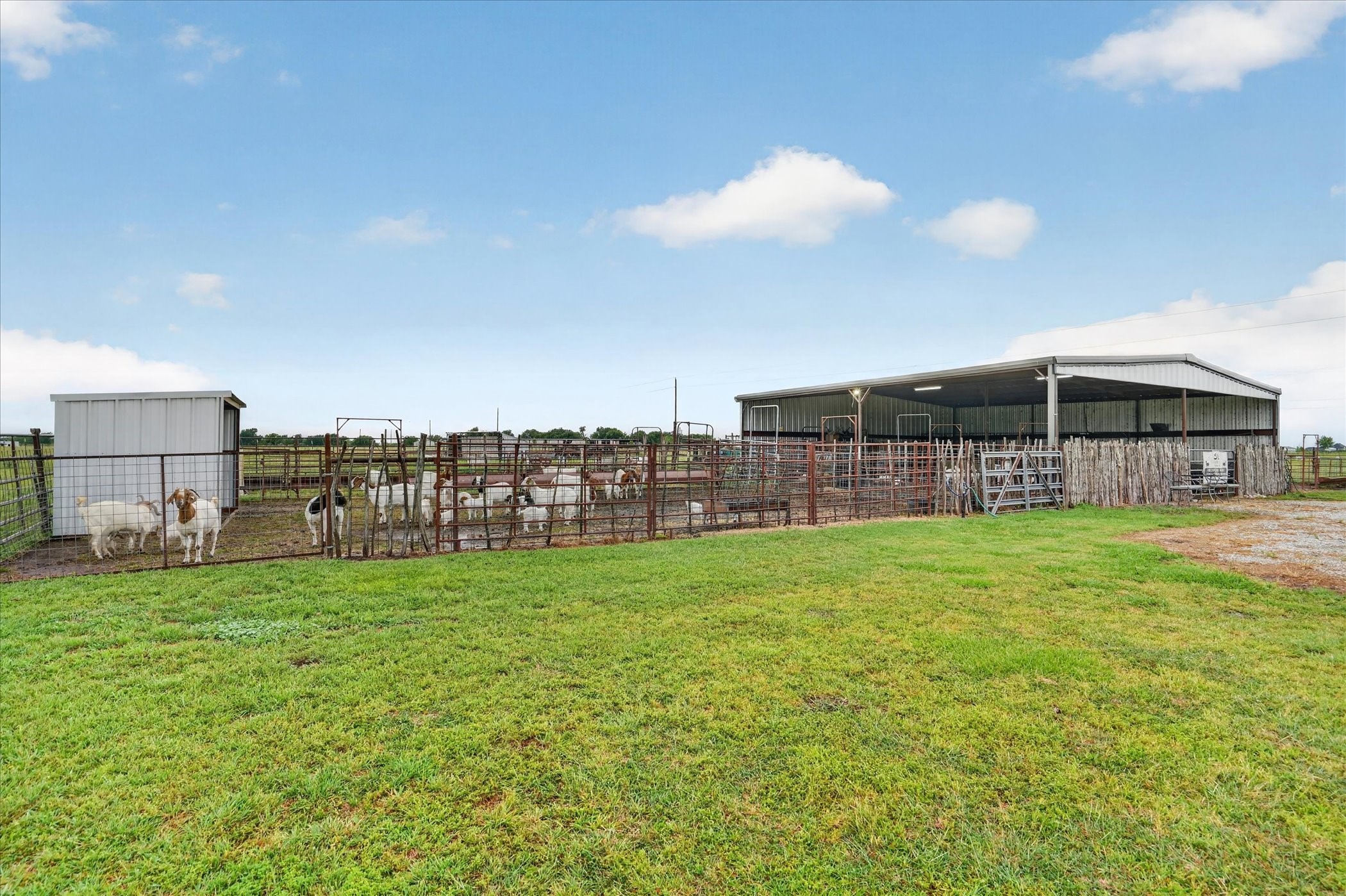19001 N County Line Road Ponder TX 76259