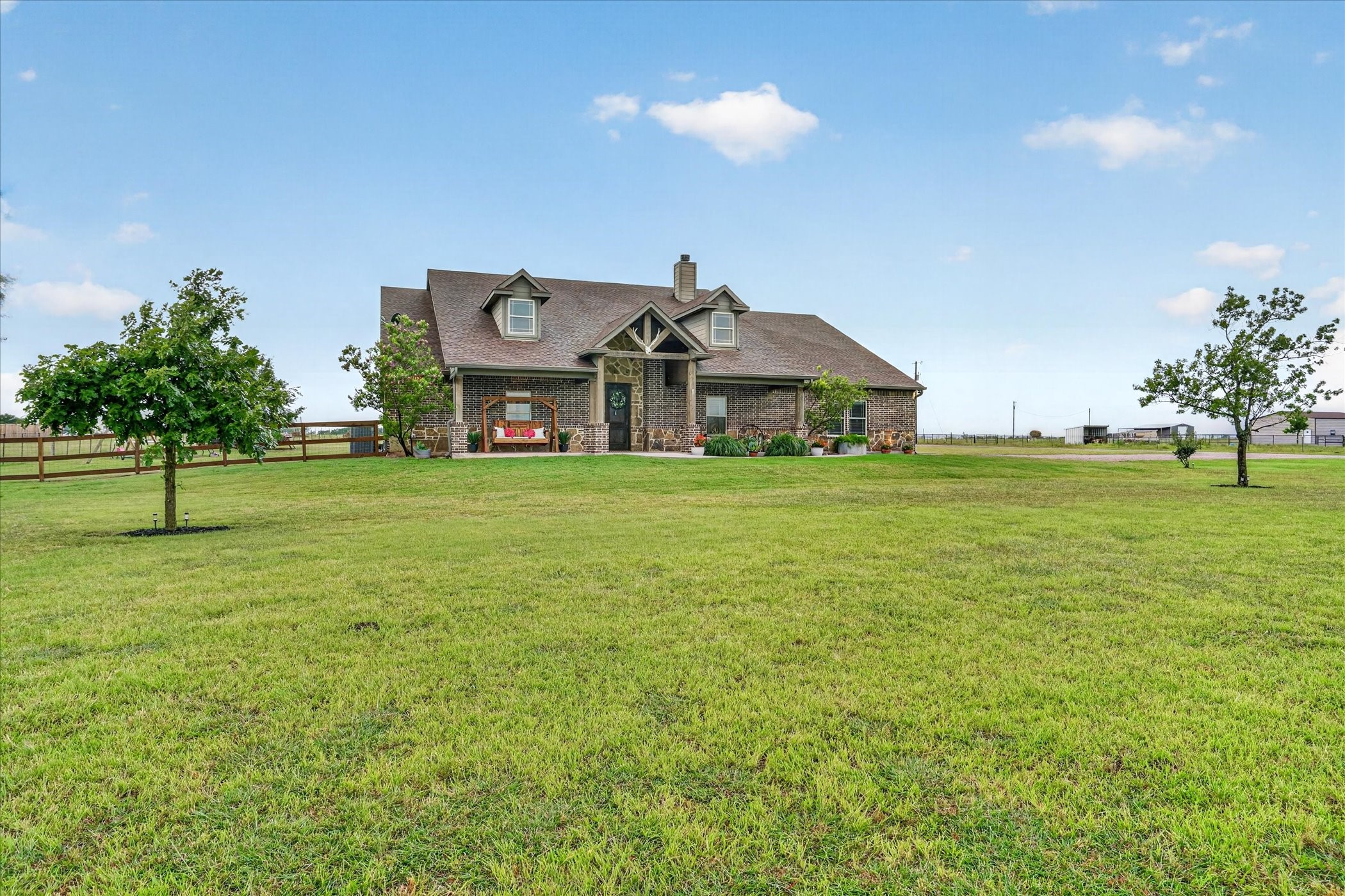 19001 N County Line Road Ponder TX 76259