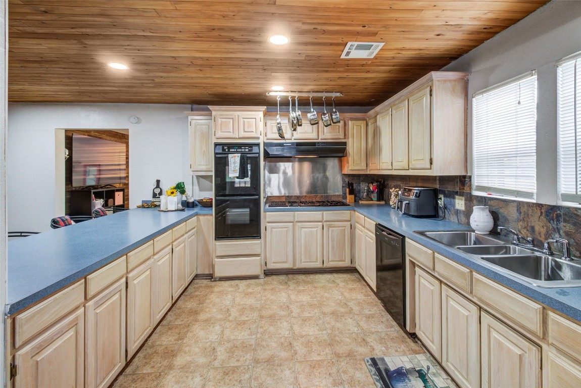 1817 N Wharton Street Sherman TX 75092