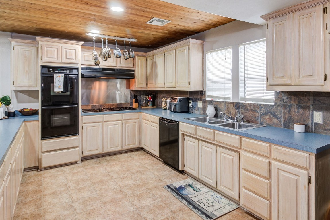 1817 N Wharton Street Sherman TX 75092
