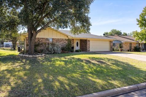106 Sharp Drive Stephenville TX 76401