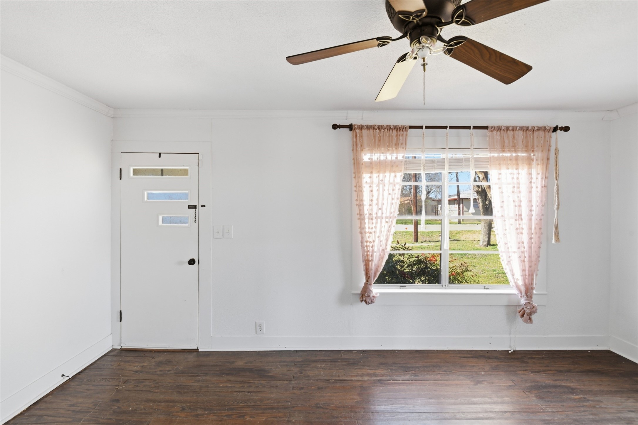 503 S Pearl Street Trenton TX 75490