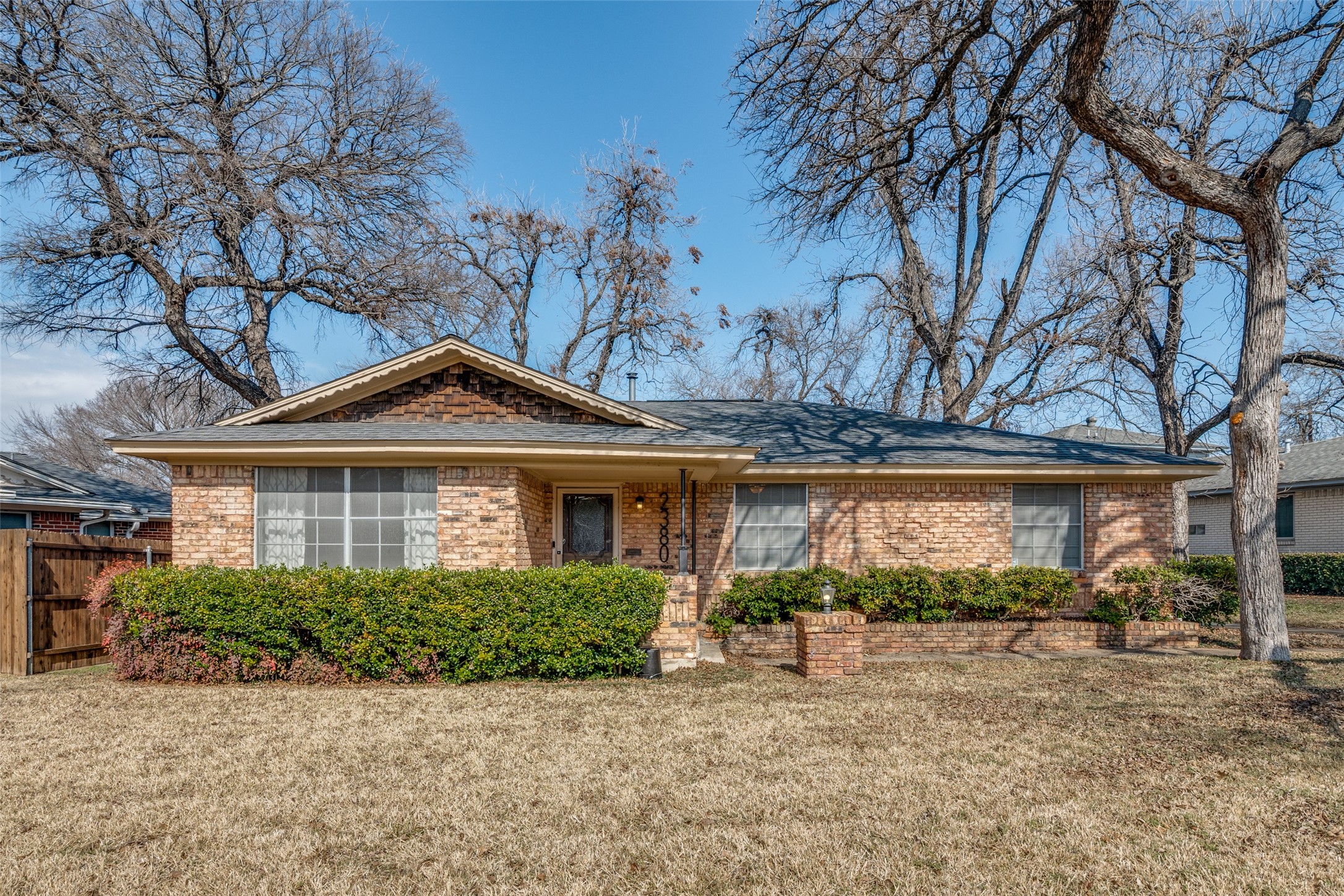 2380 Fenestra Drive Dallas TX 75228