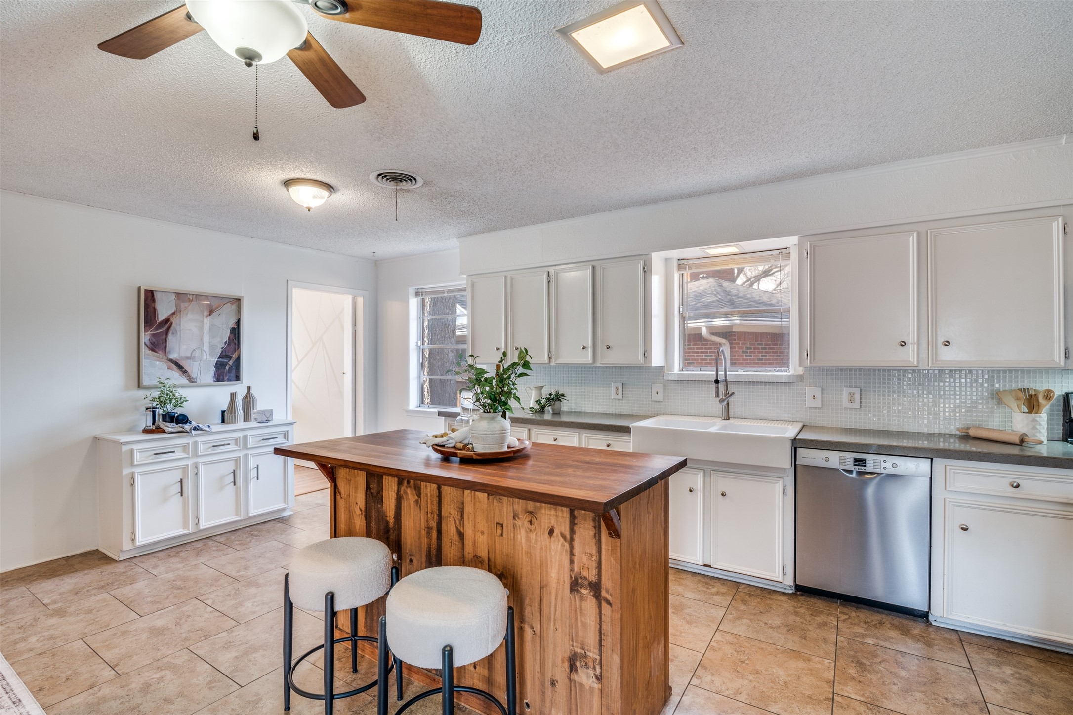2380 Fenestra Drive Dallas TX 75228