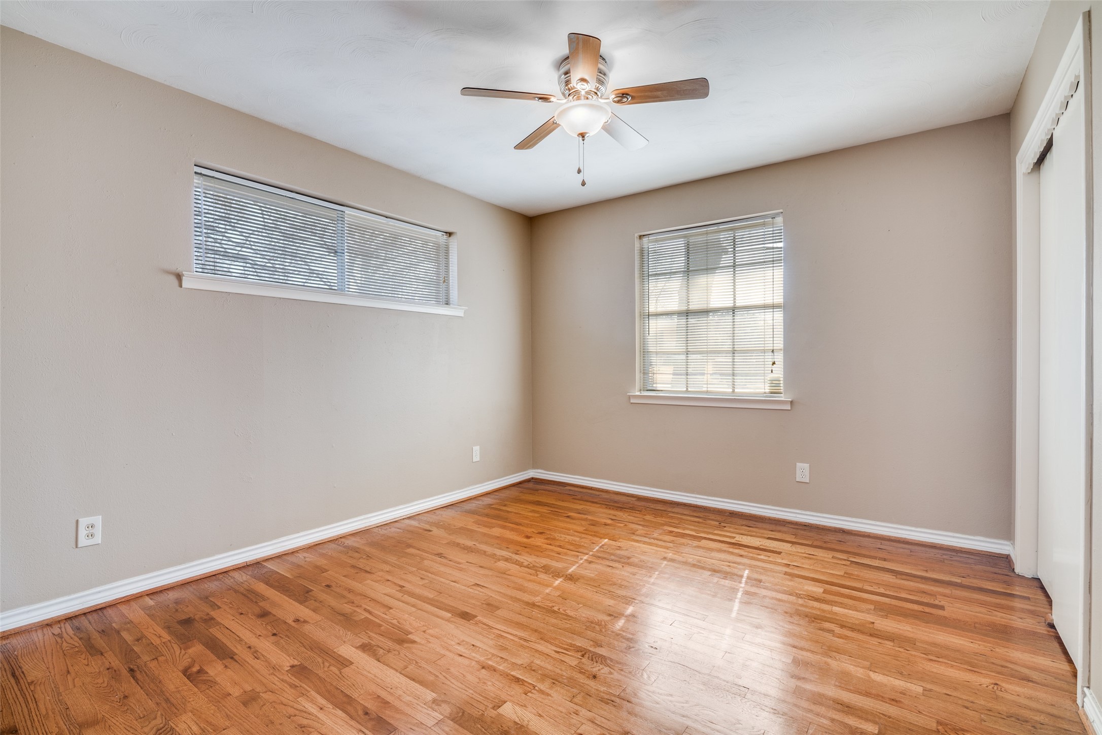 2380 Fenestra Drive Dallas TX 75228