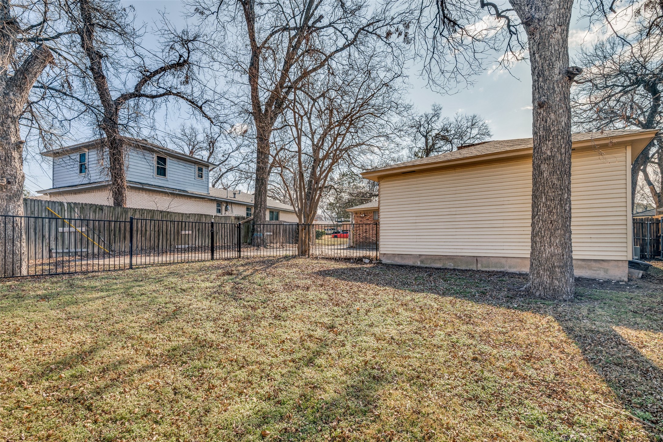 2380 Fenestra Drive Dallas TX 75228