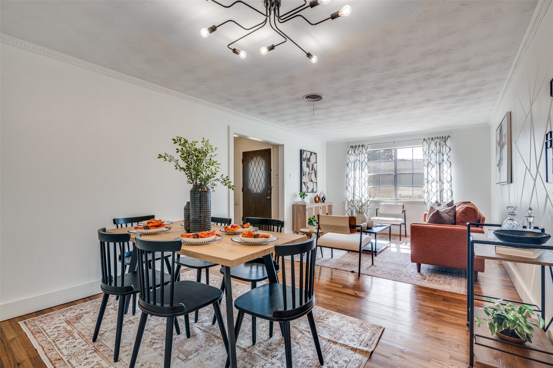 2380 Fenestra Drive Dallas TX 75228