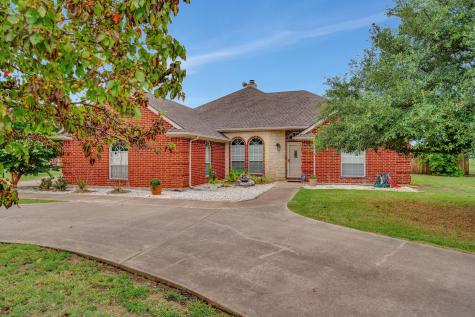 208 Saddlebrook Court Rhome TX 76078