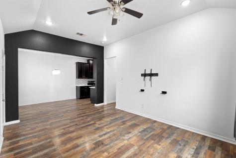 3831 Opal Avenue Dallas TX 75216