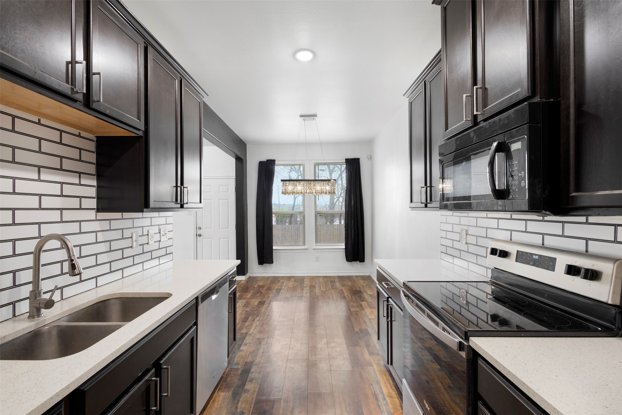3831 Opal Avenue Dallas TX 75216