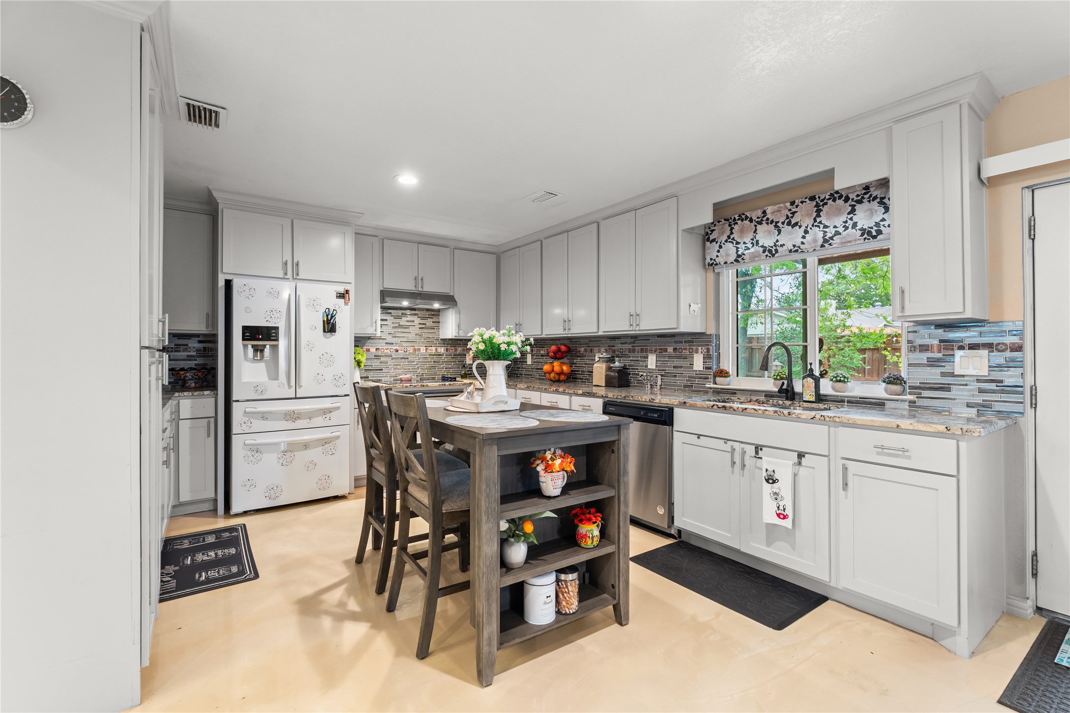1813 Cripple Creek Drive Garland TX 75041