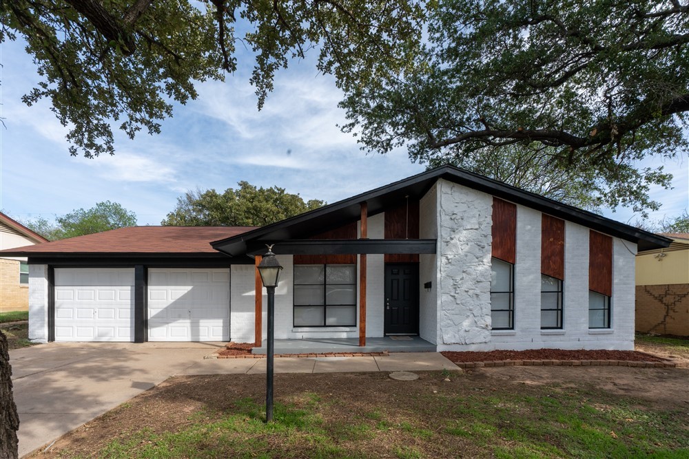 4525 Moorview Avenue Fort Worth TX 76119