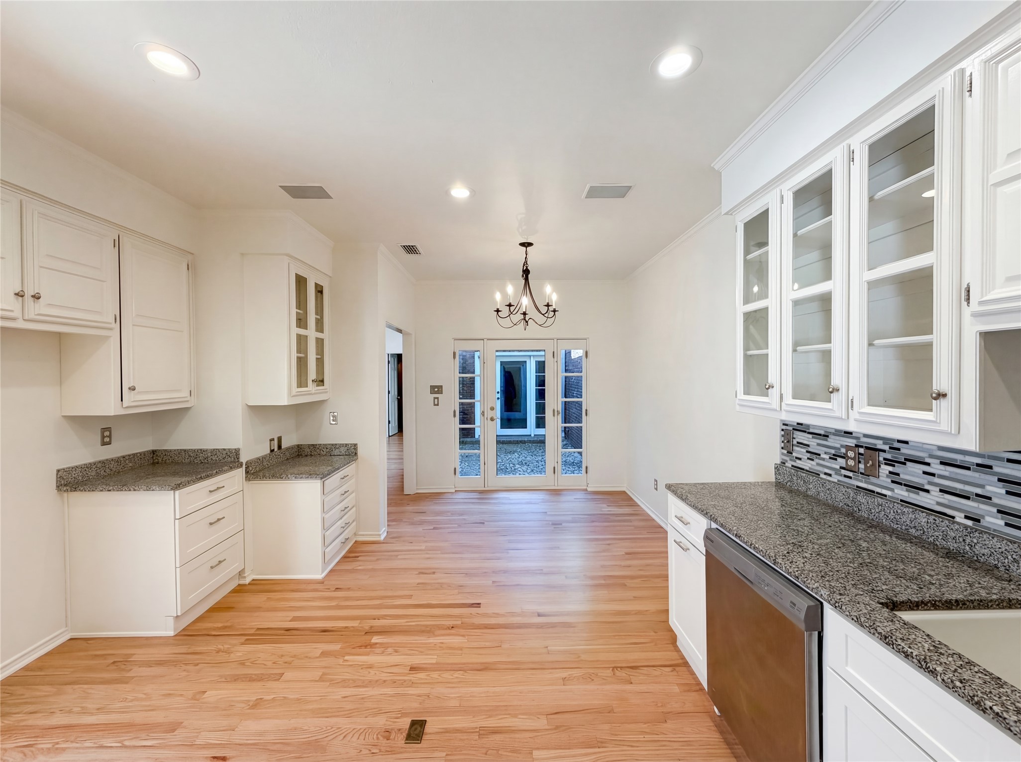1708 Crockett Circle Irving TX 75038